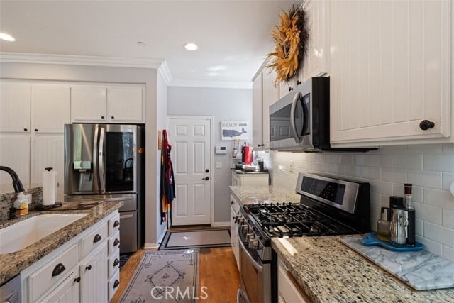 Building Photo - 16845 Primrose Ln