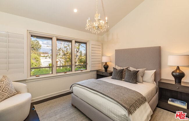 Building Photo - 851 Glenmont Ave