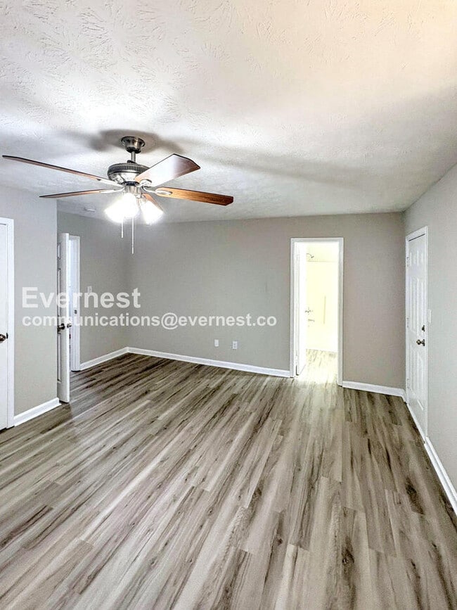 Building Photo - 7011 Regency Ln