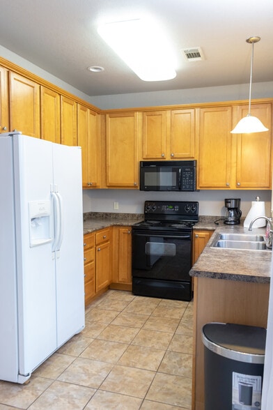 Kitchen - Ground Floor - 118 Pretti Pt