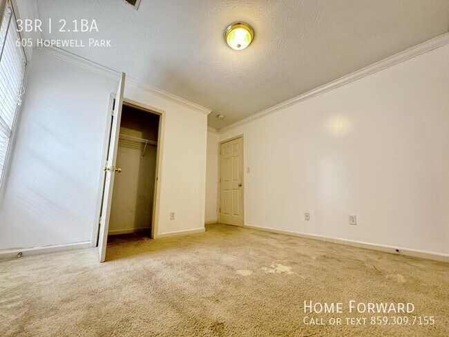 Building Photo - 605 Hopewell Park