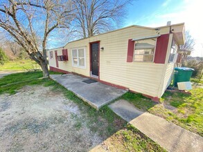 Building Photo - 2bed/1bath trailer near downtown Landis al...
