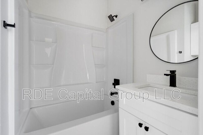 Building Photo - 948 S Corinth St Rd