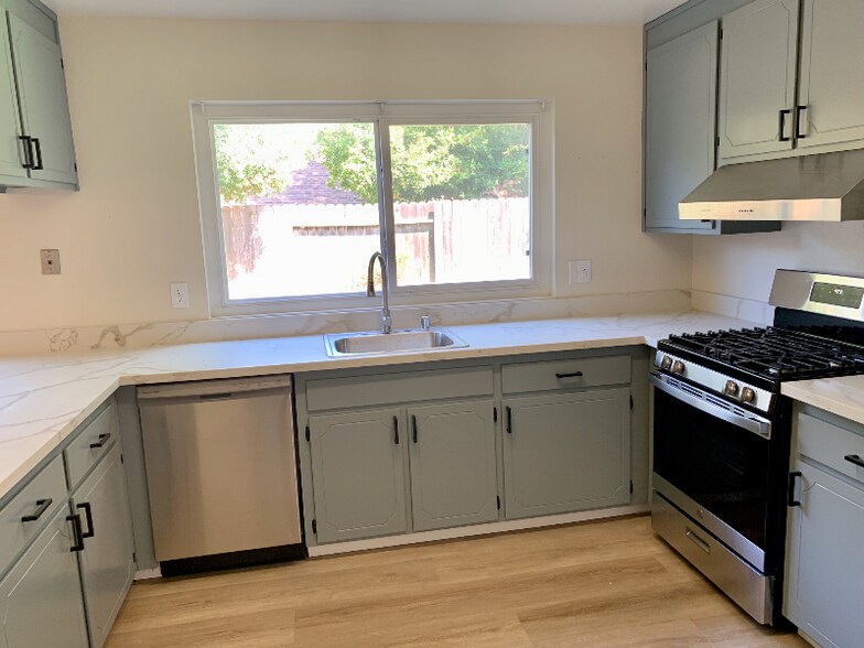 Building Photo - 3009 Lillard Dr