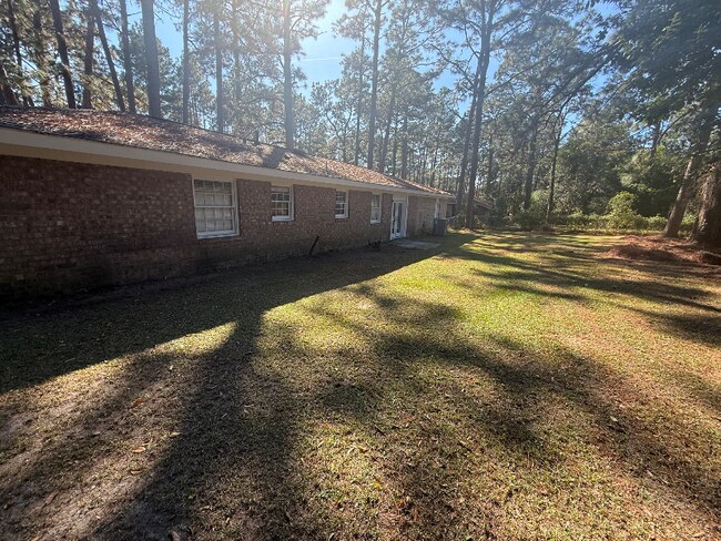 Building Photo - 302 Lanier Rd