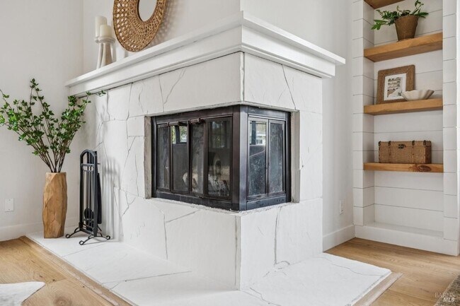 Building Photo - 93 Ashford Ave