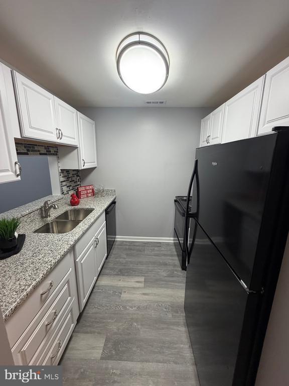 Building Photo - 102 Stonehurst Ct