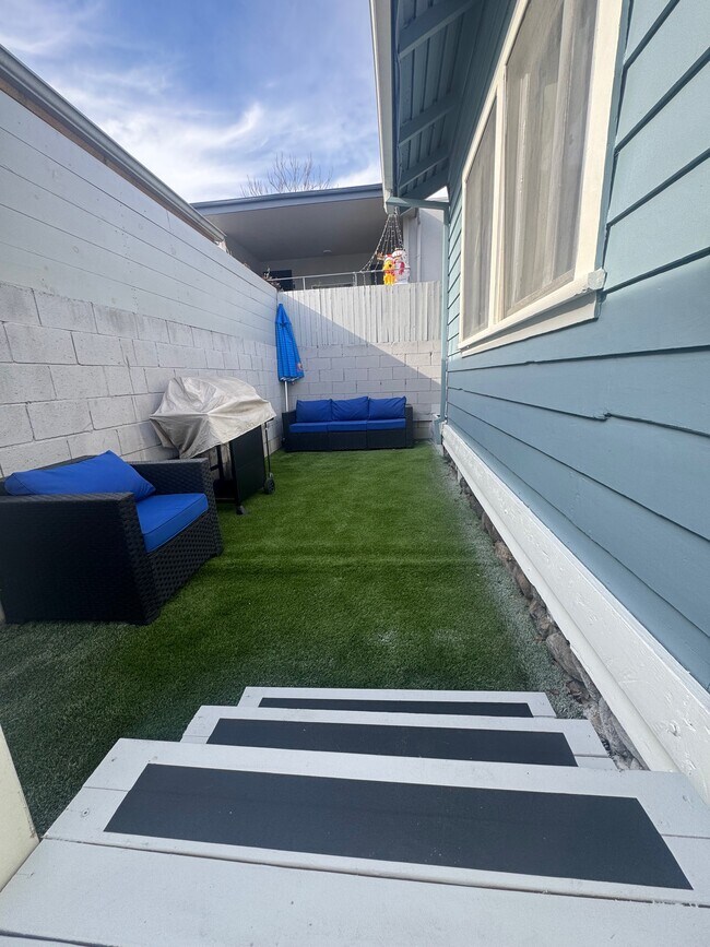 Building Photo - 192 E Villa St