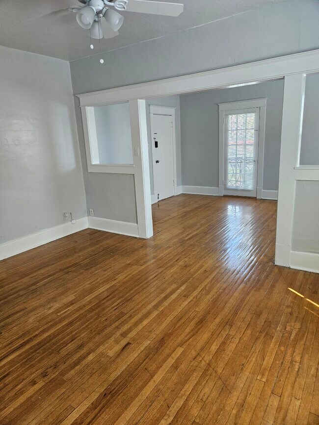 Building Photo - La Selle Apartments