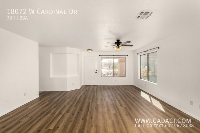 Building Photo - Estrella 3 bed 2 bath