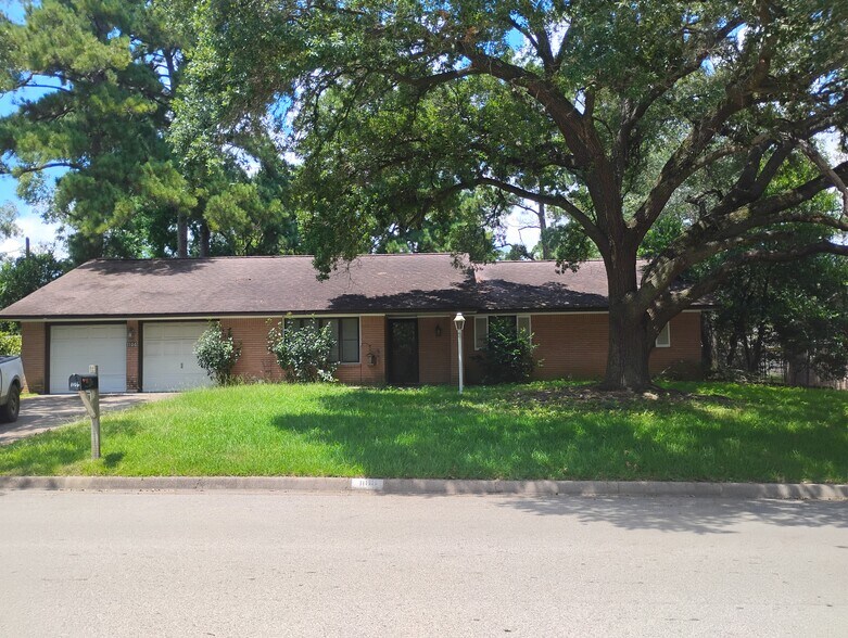Primary Photo - 1106 Hillcrest Dr