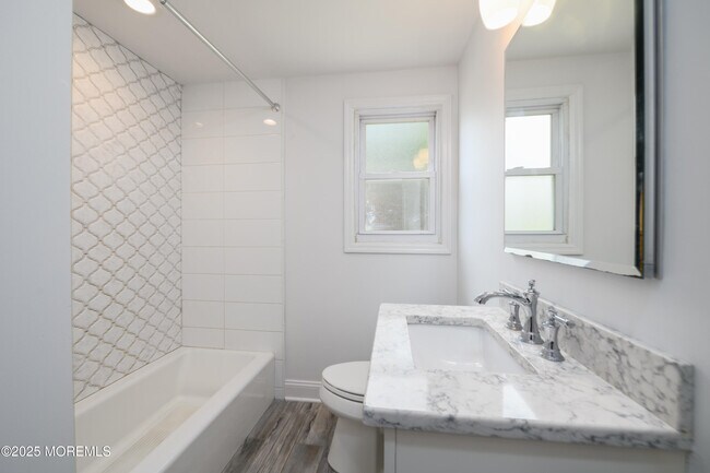 Building Photo - 158 Manor Dr