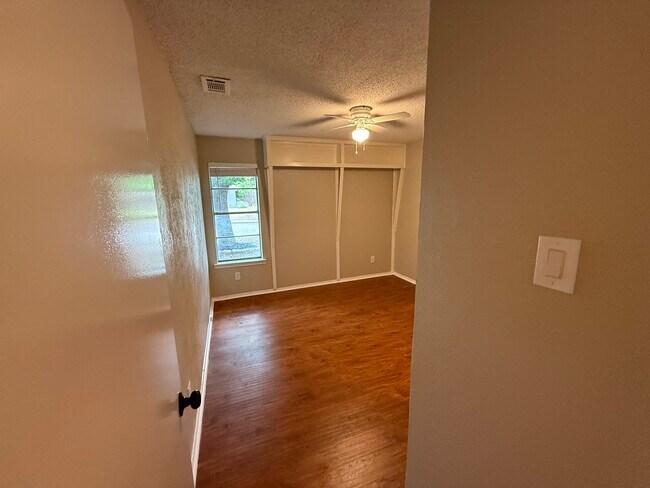Building Photo - 1221 Holt Ave