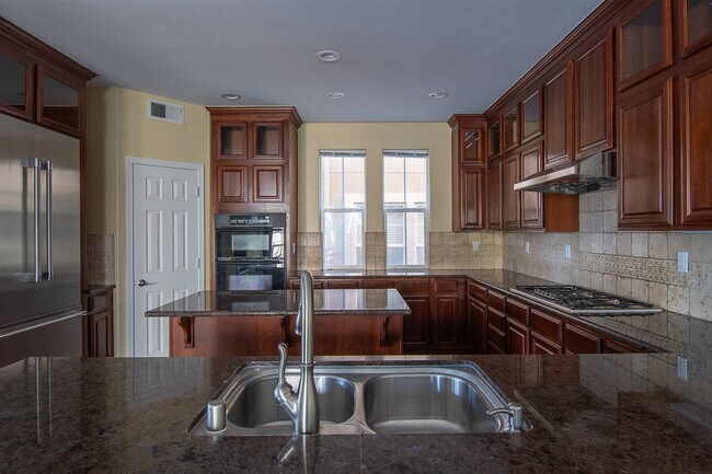 Building Photo - 749 Batista Dr