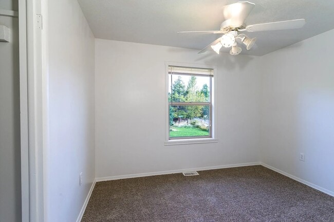 Building Photo - 2009 Lion Mountain Loop Rd