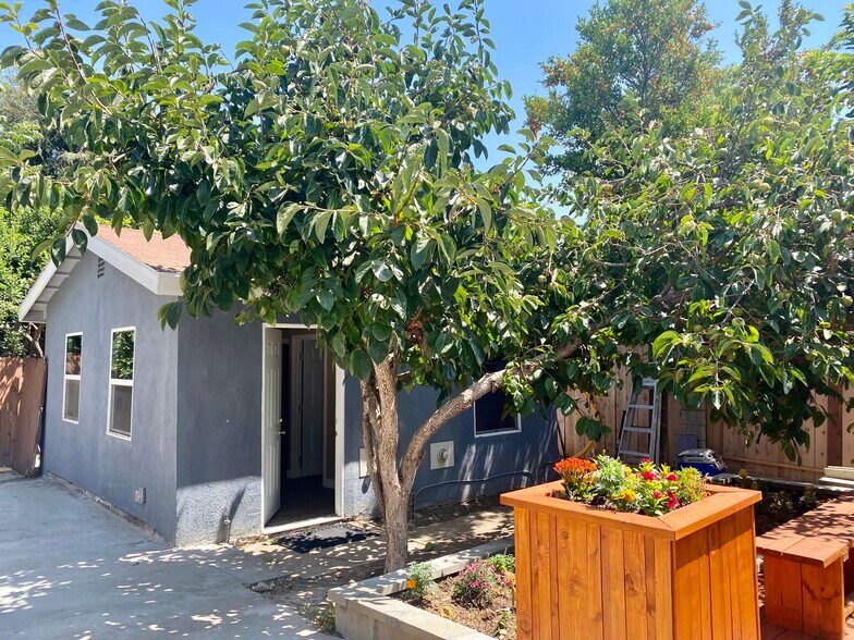 Building Photo - 824 Coronado Ter