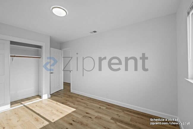 Building Photo - 1275 Sweetbrier Pl