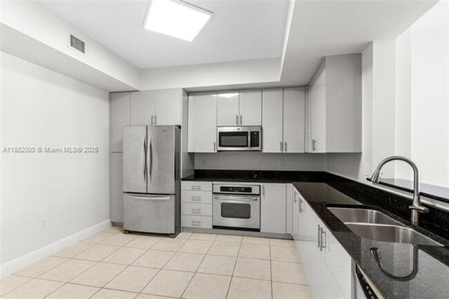 Building Photo - 3340 NE 190th St