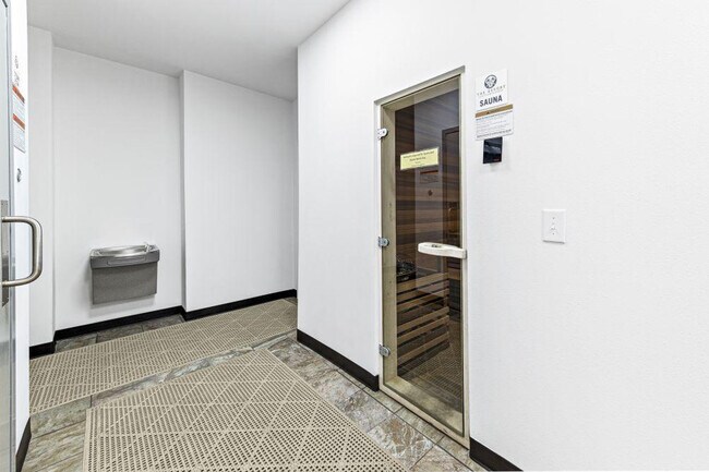 Building Photo - 400 Plantation Rd