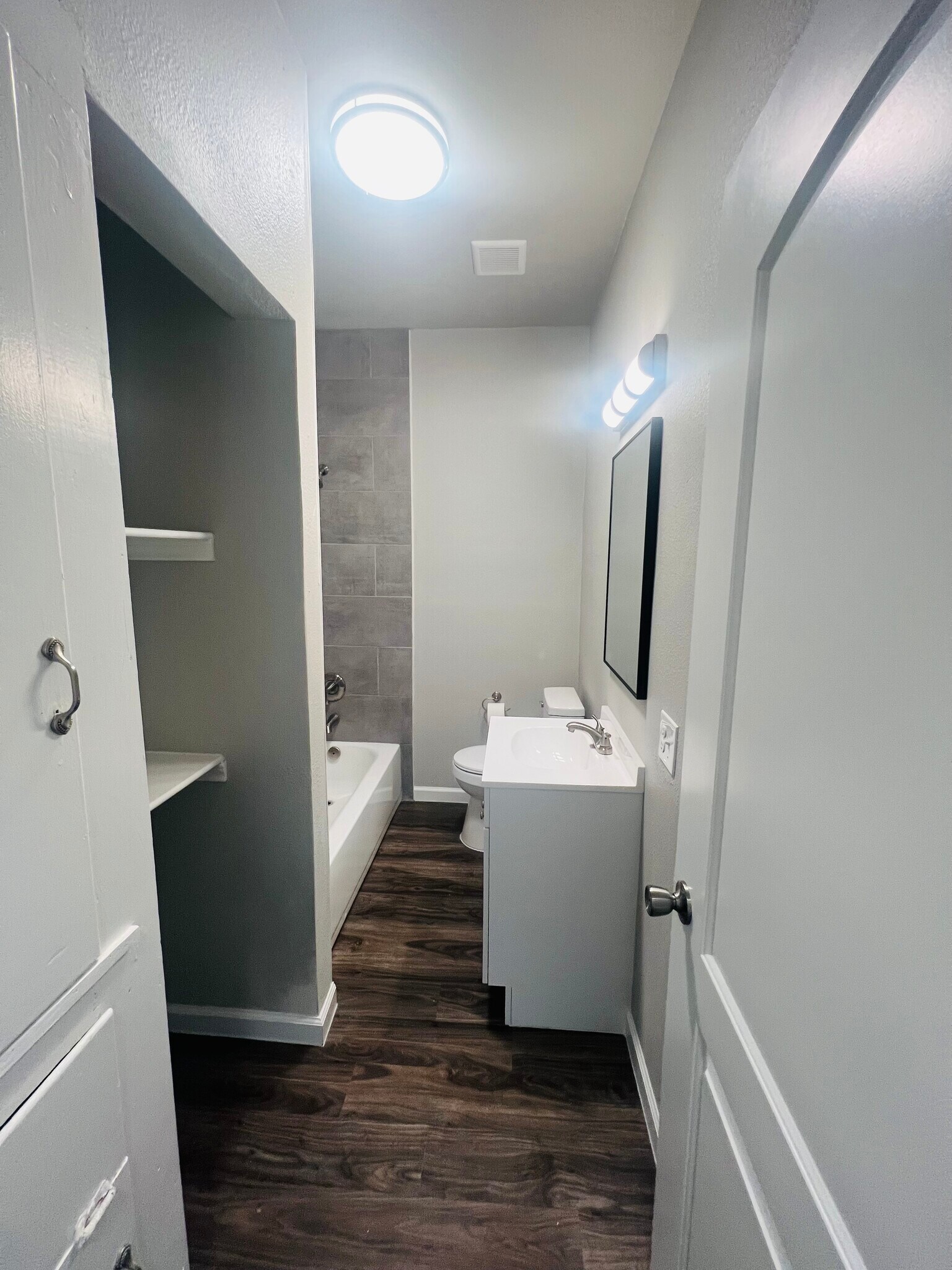 Bathroom, Storage to Left Before Shower/Tub - 822 W Fischer St