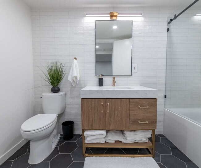 Building Photo - Modern Luxury Rental with Unobstructed Fla...