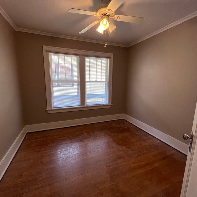 Building Photo - 3 Bedroom Duplex on a Brick Cul-de-sac, Blocks From Eastown and Cherry Hill!