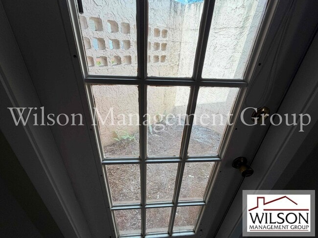 Building Photo - 220 Sunshower Ct