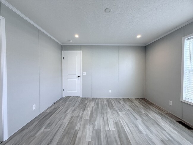 Building Photo - 29811 W Essex Ct