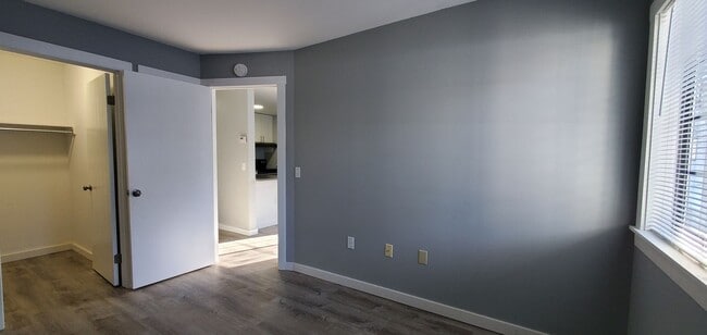 Building Photo - Beautifully Upgraded 1-Bedroom Condo in Downtown Traverse City