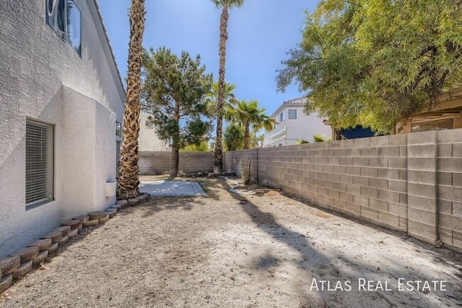 Building Photo - 7875 Constantinople Ave