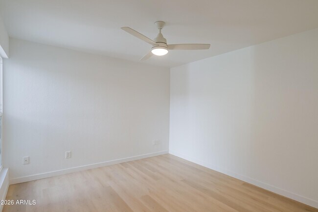 Building Photo - 16041 N 31st St