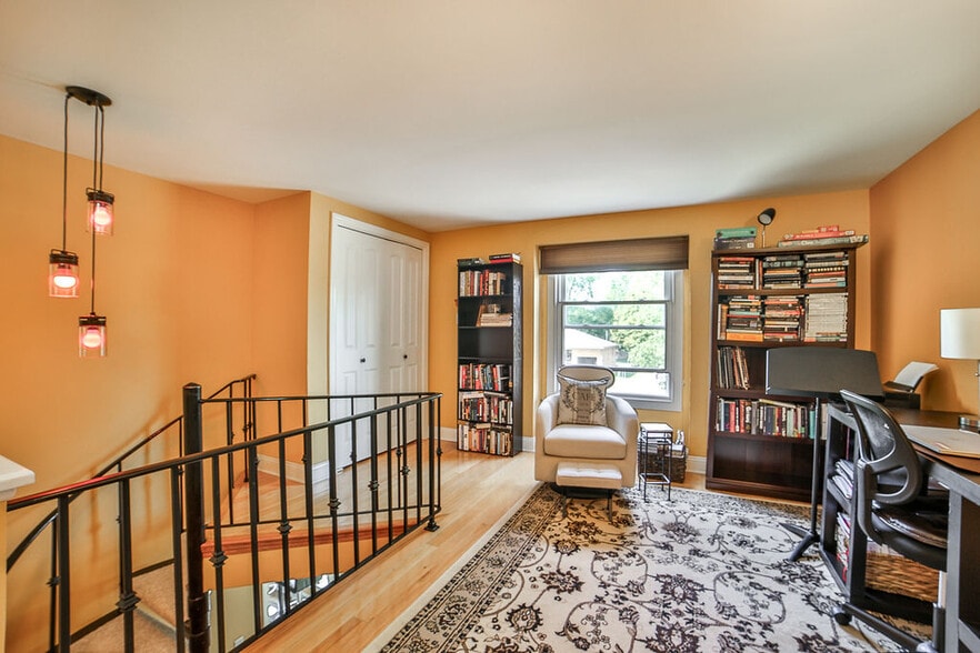 Building Photo - 32 Bernhardt Dr