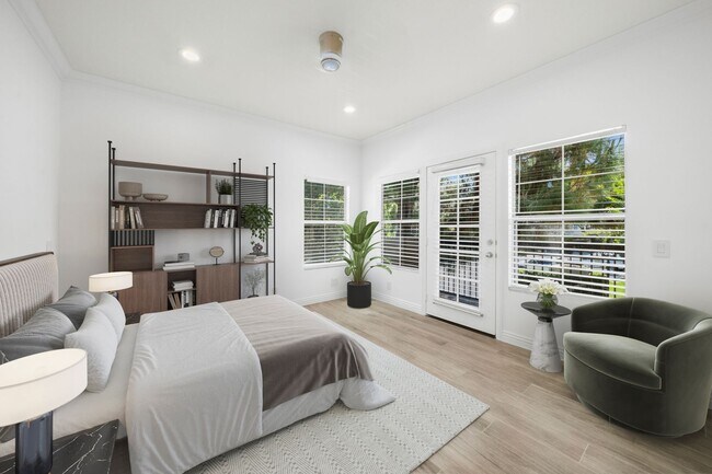 Building Photo - Upgraded 2-Bedroom in Gated Summit Community