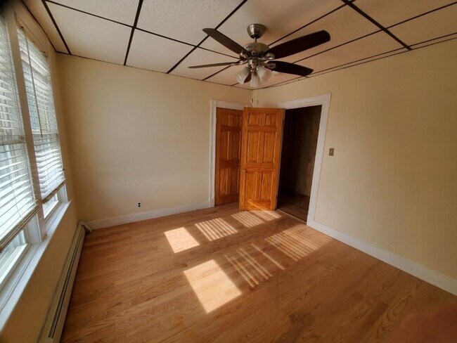 Building Photo - 240 Leyden St