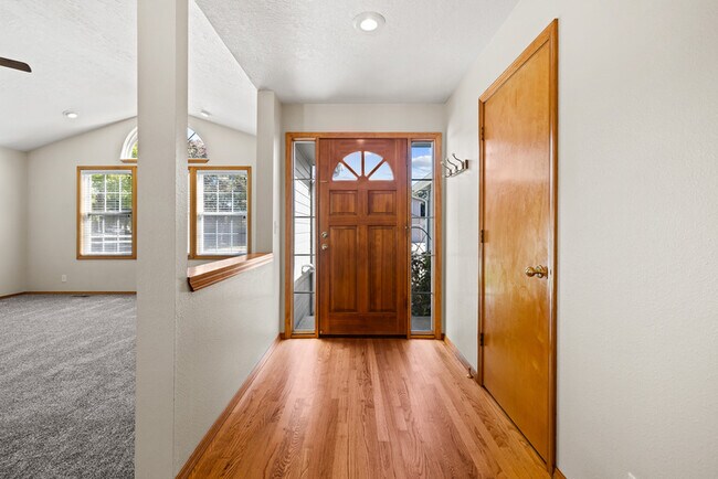 Building Photo - 5415 N Noble Fir Ave