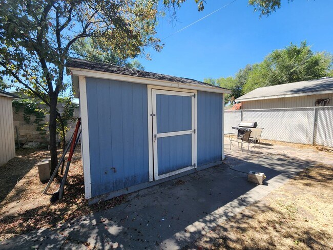 Building Photo - Affordable House! Large Dog OK! FREE 1 month hold option!