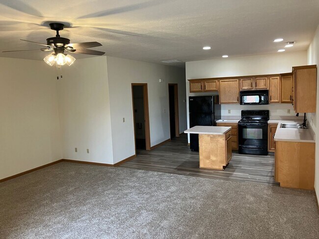 Building Photo - Modern & Spacious 2-Bedroom Ranch Condo – ...