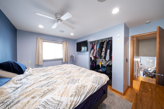 Building Photo - 7801 Noble Ave N