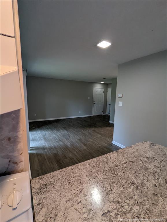 Building Photo - 833 Applewood Ln