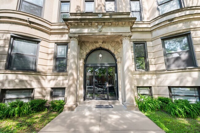 Building Photo - 4129 S Michigan Ave