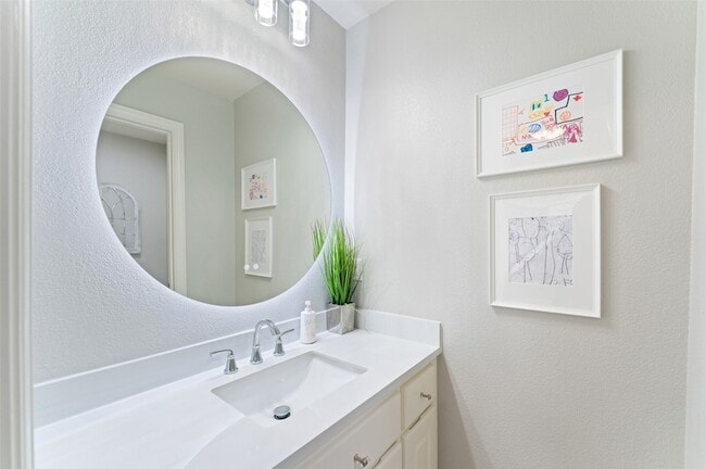 Building Photo - 3312 Westover Dr