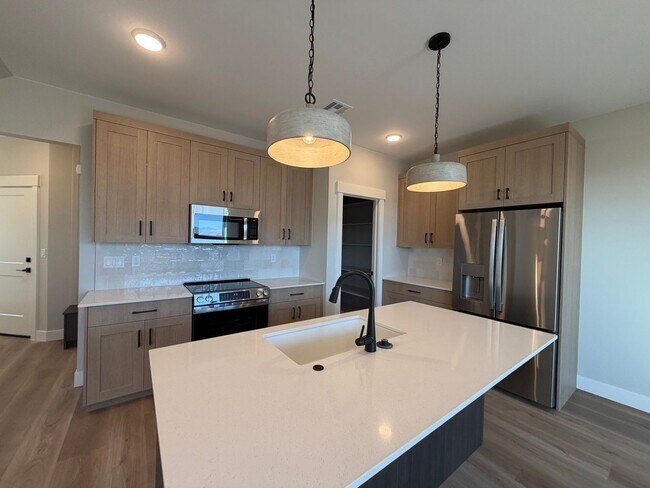 Building Photo - 618 Hemsworth Ln