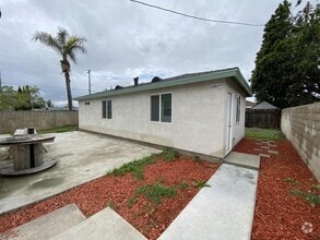 Building Photo - 1241 1/2 Saint Anne Pl