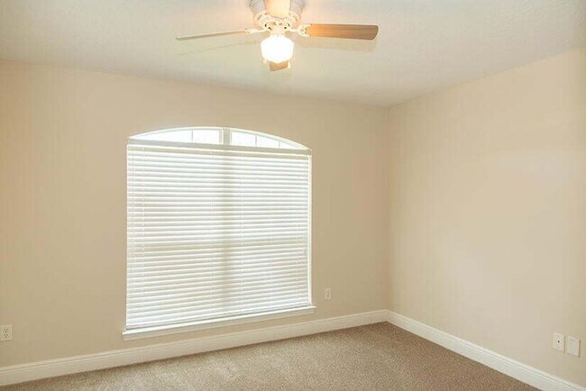 Building Photo - Spacious 3-Bedroom Sanctuary in gated comm...