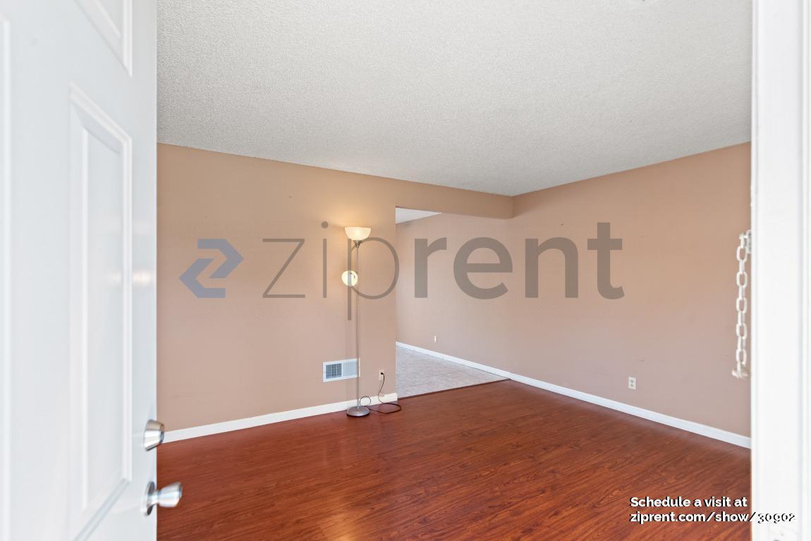 Building Photo - 27561 Stromberg Ct