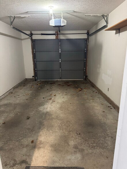 Building Photo - 16 Orchard Ln