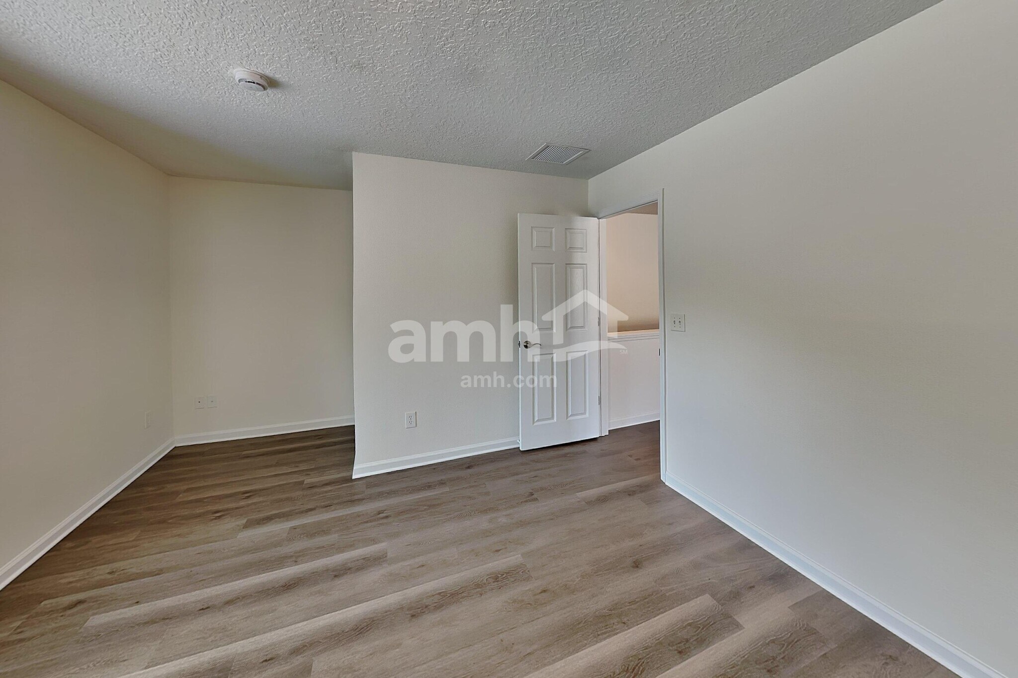Building Photo - 385 Bostwick Cir