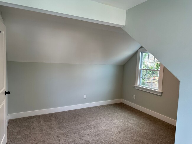 Building Photo - Beautifully Remodeled 4-bedroom Cape Cod -...