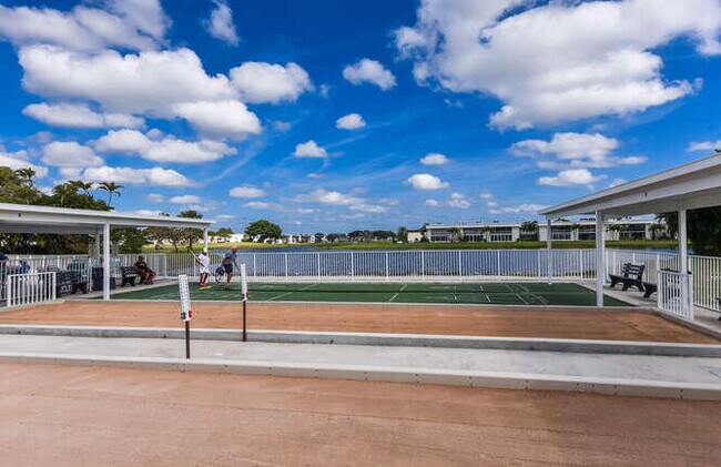 Building Photo - 864 Normandy R