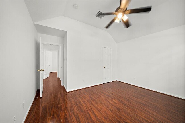 Building Photo - 83 Hidden Meadow Dr